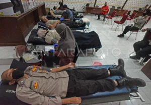 Aksi Donor Darah Bank Jakarta dalam Perayaan HUT ke-65
