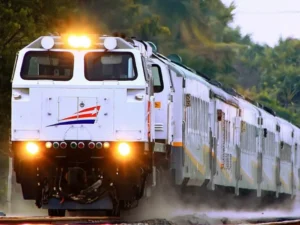 Daftar KA Dibatalkan Akibat Insiden Bekasi 2026: Info Lengkap