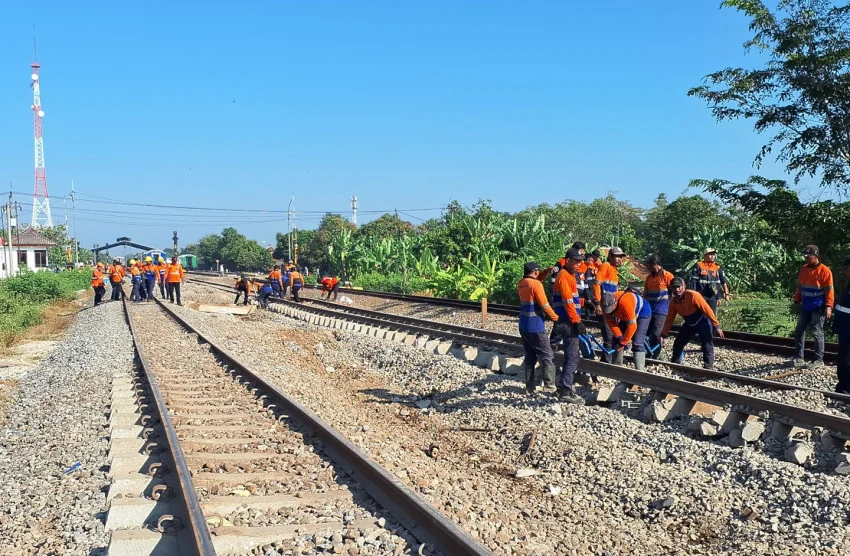 Dampak Tabrakan KA Argo Bromo Anggrek, KAI Batalkan Perjalanan