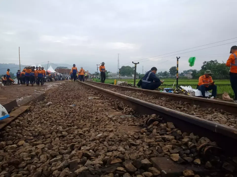 Evakuasi Kecelakaan Kereta Bekasi Timur Selesai Hari Ini