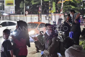 Evakuasi Kereta Bekasi Timur Berlangsung, Layanan Cikarang Terganggu