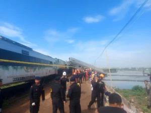 Evakuasi Korban Kecelakaan Kereta Libatkan Tim Khusus Basarnas