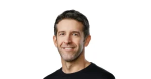 MacBook Neo Jadi Warisan Perdana CEO Apple Baru John Ternus