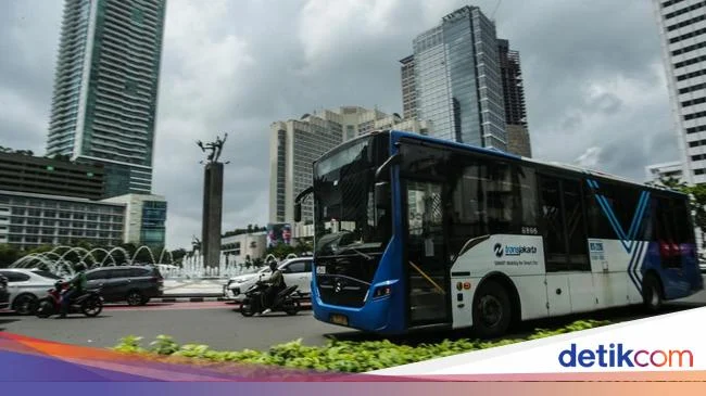 Penanganan kecelakaan kereta Bekasi oleh Tim Rano Karno