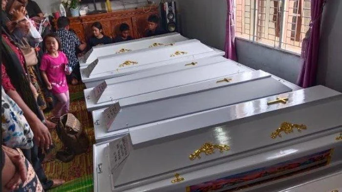 Posko Informasi Kecelakaan Kereta Bekasi: KAI Layani Keluarga