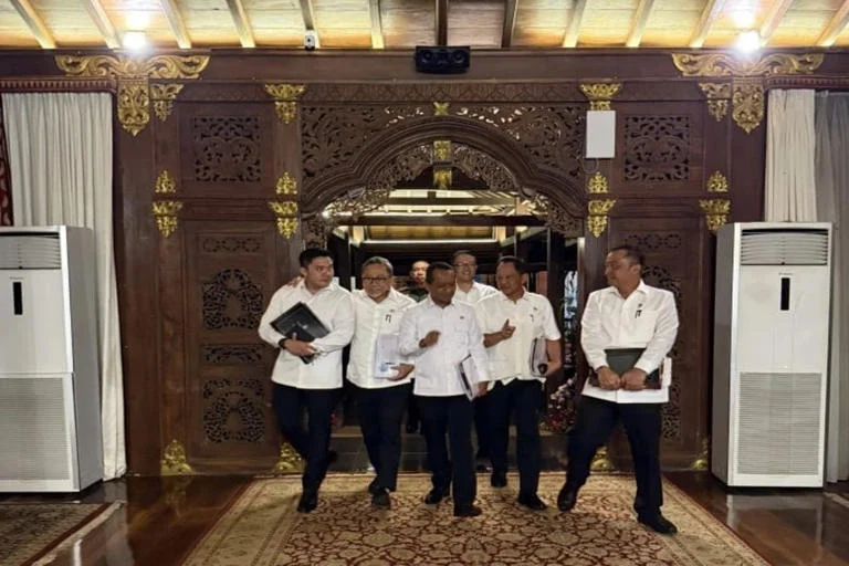 Prabowo Panggil Kapolri ke Hambalang: Mengulas Fokus Keamanan 2026