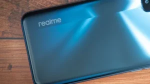 Realme C100 bawa baterai 8.000 mAh ke pasar Indonesia