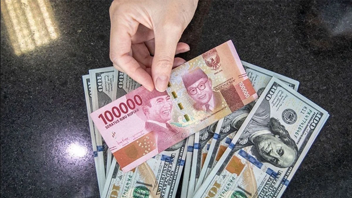 Rupiah diproyeksi terkoreksi ke Rp 17.300 per Dolar AS