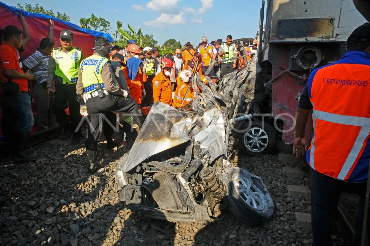Tabrakan KRL Vs Kereta Argo Bromo: Update Kecelakaan 2026